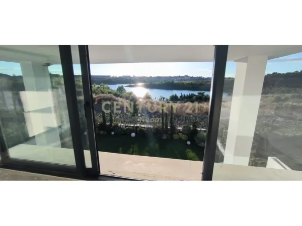 Tirane, shitet Vile 2 Katshe Kati 2, 450 m² 570.000 € (Farke)