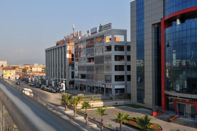 Tirane, jepet me qera 2+1 Kati 5, 97 m² 500 € (Casa Italia)