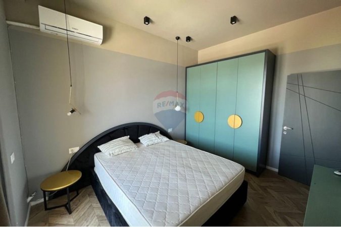 Tirane, jepet me qera apartament 1+1+Ballkon , 85 m² 800 € 