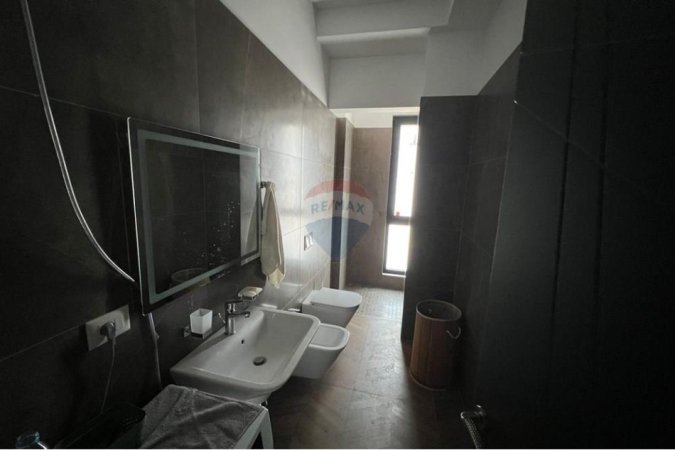 Tirane, jepet me qera apartament 1+1+Ballkon , 85 m² 800 € 
