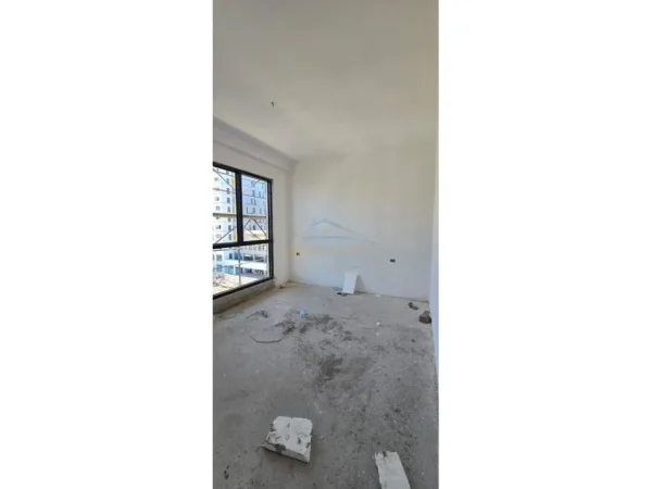 Tirane, shitet apartament 1+1+Ballkon Kati 2, 70 m² 190.620 € (Rruga e Kavajes, Square 21)