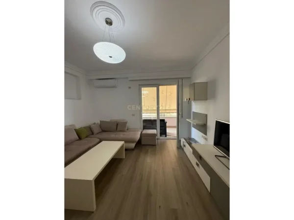Tirane, jepet me qera apartament 1+1 Kati 3, 73 m² 650 € (Kodra e Diellit)