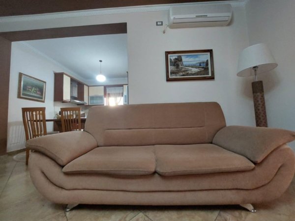 Tirane, shes SHITEN SET KOLLTUQESH PER SALLONE 45.000 €