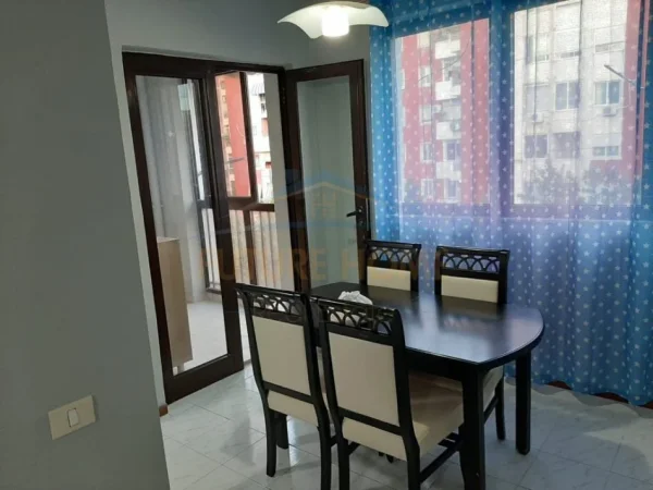 Tirane, shitet apartament 2+1+Ballkon Kati 4, 125 m² 175.000 € (Rruga Muzaket)