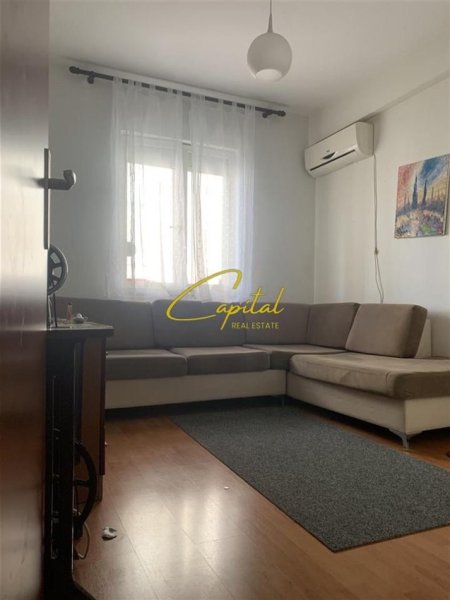 Tirane, jepet me qera apartament 1+1 Kati 3, 70 m² 600 € (KOMUNA E PARISIT)