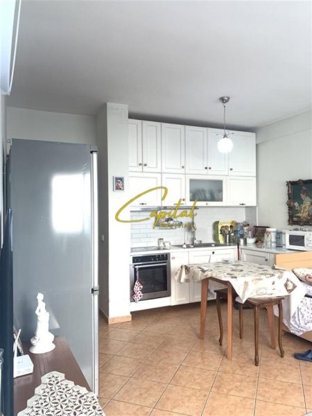 Tirane, jepet me qera apartament 1+1 Kati 3, 70 m² 600 € (KOMUNA E PARISIT)