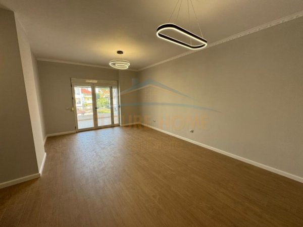 Tirane, shitet apartament 2+1+Ballkon Kati 4, 120 m² 143.000 € (Fresk)