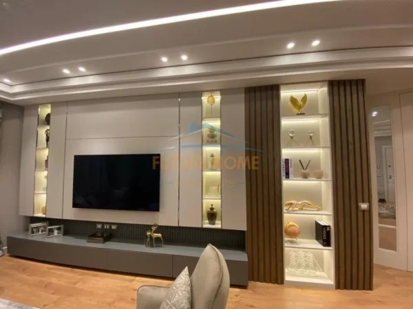 Tirane, shes apartament 3+1+Ballkon Kati 3, 181 m² 355.000 € (Fusha e Aviacionit)