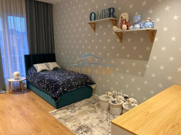 Tirane, shes apartament 3+1+Ballkon Kati 3, 181 m² 355.000 € (Fusha e Aviacionit)