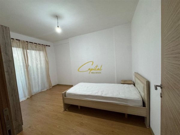 Tirane, jepet me qera apartament 3+1 Kati 2, 130 m² 500 € (5 MAJI)