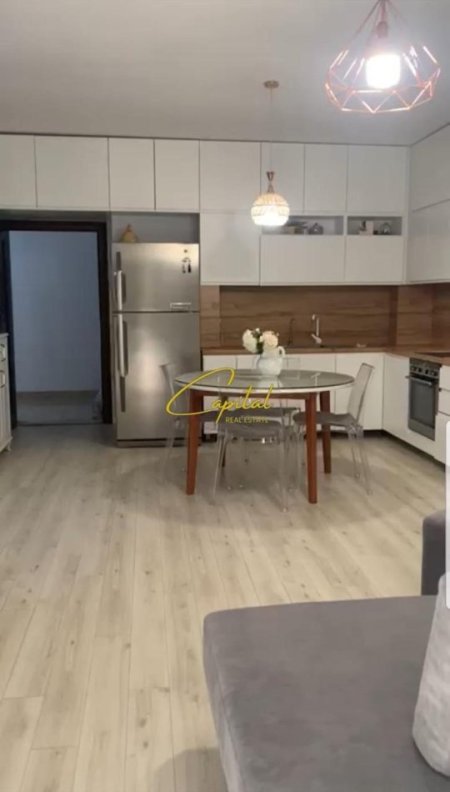 Tirane, jepet me qera apartament 2+1 Kati 5, 85 m² 550 € (KODRA E DIELLIT)