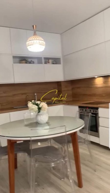 Tirane, jepet me qera apartament 2+1 Kati 5, 85 m² 550 € (KODRA E DIELLIT)