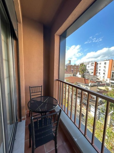 Jepet me Qera Apartament 2+1+ Post Parkimi  , Prane Gjimnazit Izmail Qemali, 1000 €