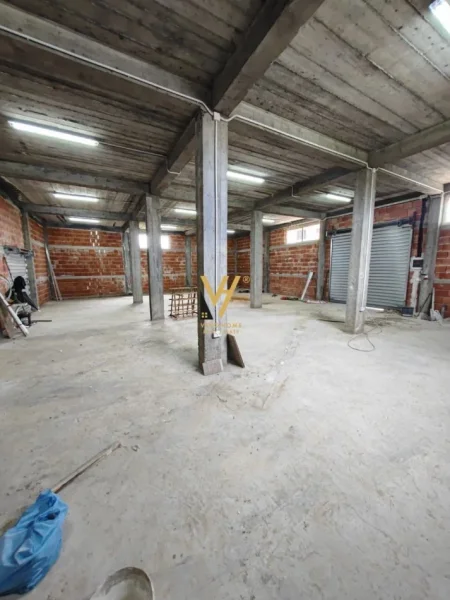 Shqiperi, jepet me qera ambjent biznesi Kati 0, 450 m² 110 € (SANATORIUM)