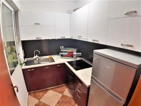 Tirane, jepet me qera apartament 3+1 , 140 m² 900 € (ne zonen e Don Boskos prane Kompleksit Vizion +)