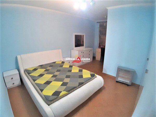 Tirane, jepet me qera apartament 3+1 , 140 m² 900 € (ne zonen e Don Boskos prane Kompleksit Vizion +)