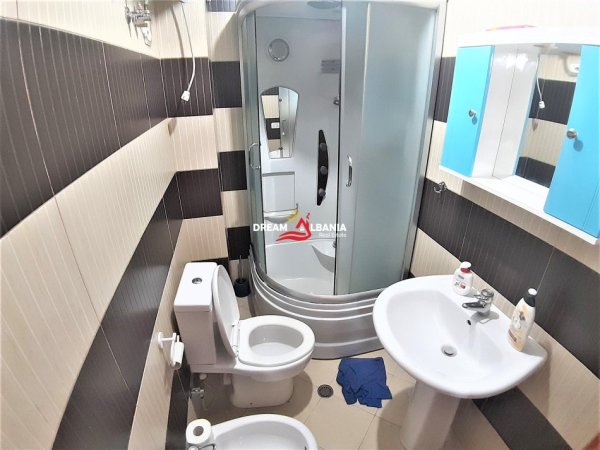 Tirane, jepet me qera apartament 3+1 , 140 m² 900 € (ne zonen e Don Boskos prane Kompleksit Vizion +)