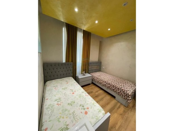 Tirane, shitet apartament 2+1 Kati 6, 105 m² 200.000 € (KOMPLEKSI TURDIU)