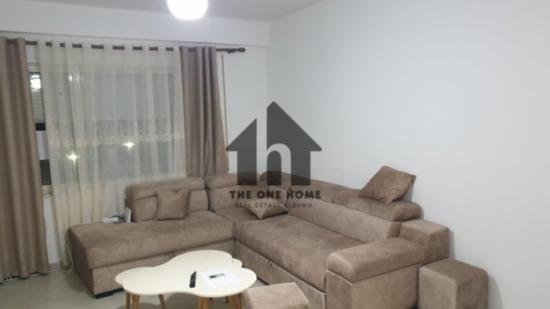 Tirane, jepet me qera apartament 2+1+Ballkon Kati 3, 99 m² 450 € (Fresku)