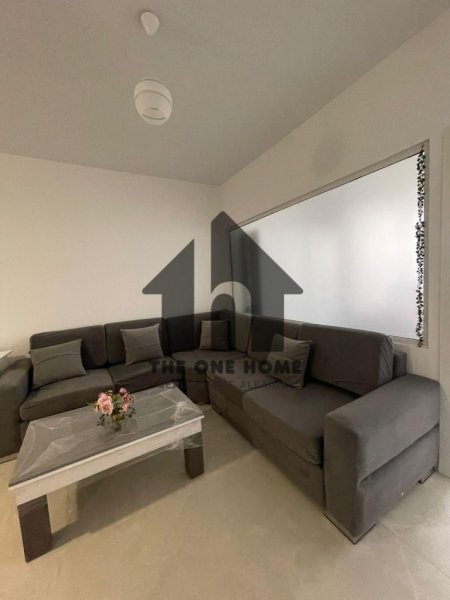 Tirane, jepet me qera apartament 2+1+Ballkon Kati 4, 99 m² 650 € (21- Dhjetori)