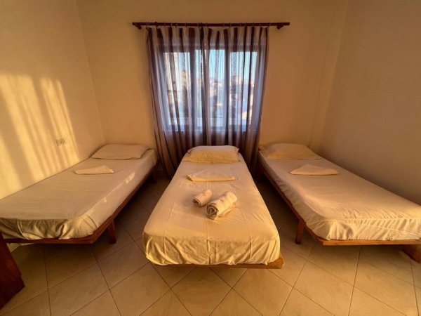 Tirane, jepet me qera garsonier Kati 2, 40 m² 330 € (Rruga Haxhi Bardhi, tek Qytet Studenti)