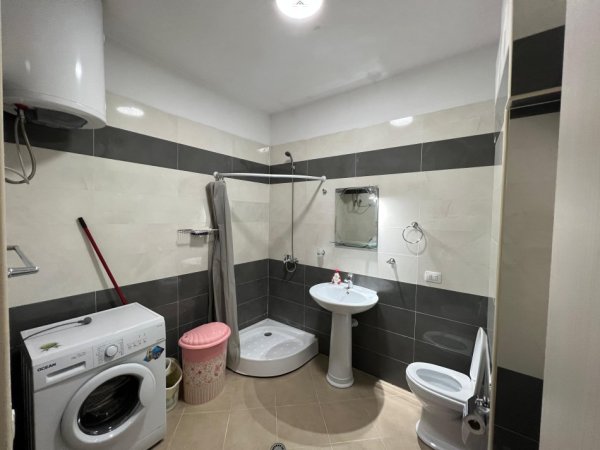 Tirane, jepet me qera apartament 1+1+Ballkon Kati 1, 86 m² 600 € (don bosko)