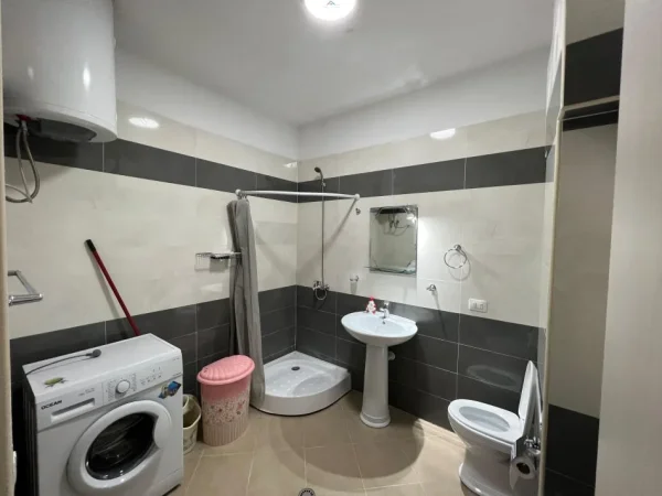 Tirane, jepet me qera apartament 1+1+Ballkon Kati 1, 86 m² 600 € (don bosko)