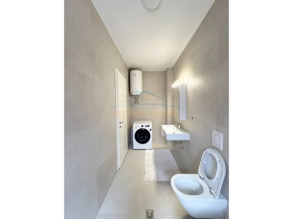 Tirane, shitet apartament 1+1+Post Parkimi+Ballkon Kati 3, 61 m² 150.000 € (Unaza e Re)