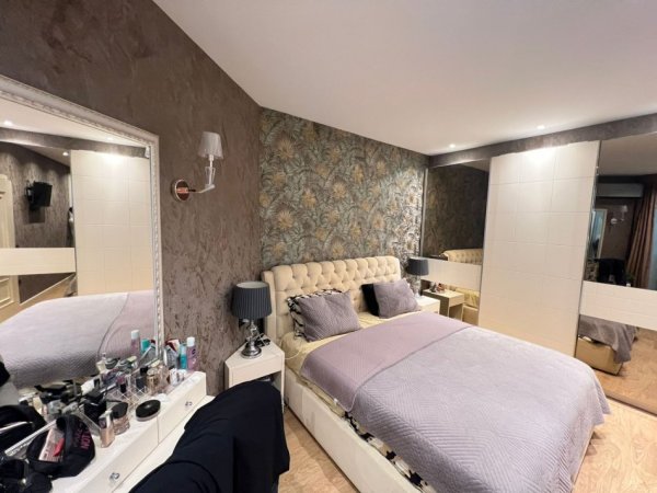 Tirane, shes apartament 2+1+Ballkon Kati 4, 82 m² 211.000 € (shyqyri brari)