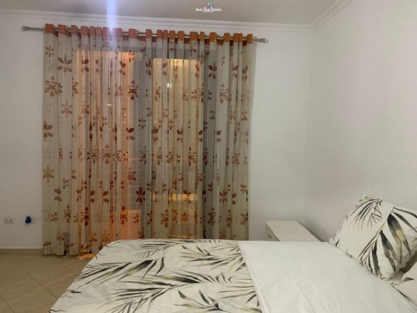 Tirane, jepet me qera apartament 2+1 Kati 8, 110 m² 850 € (vilat gjermane)