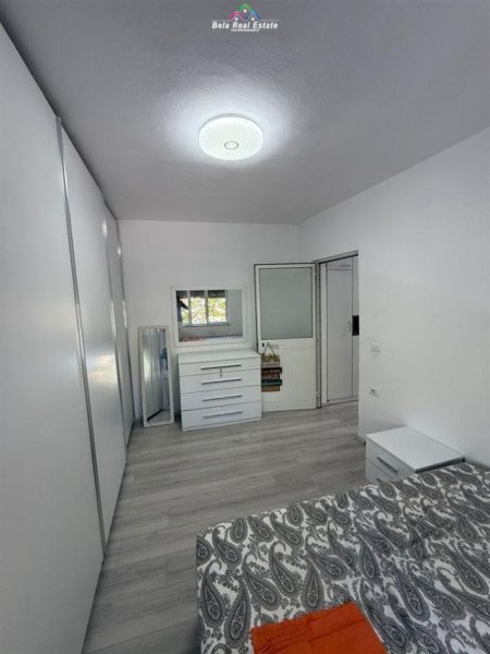 Tirane, jepet me qera apartament 1+1+Ballkon Kati 3, 70 m² 520 € (fuat toptani)