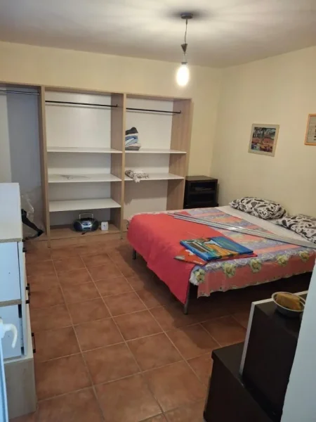 Tirane, jepet me qera apartament 1+1 Kati 1, 60 m² 350 € (Allias)