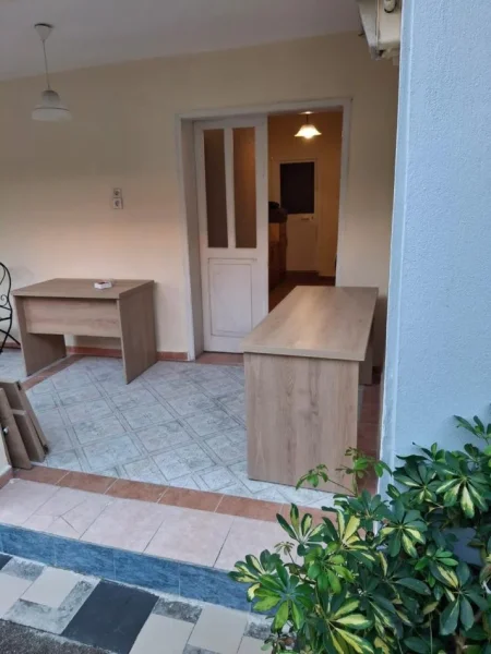 Tirane, jepet me qera apartament 1+1 Kati 1, 60 m² 350 € (Allias)