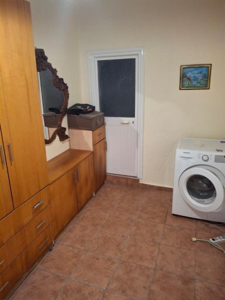 Tirane, jepet me qera apartament 1+1 Kati 1, 60 m² 350 € (Allias)