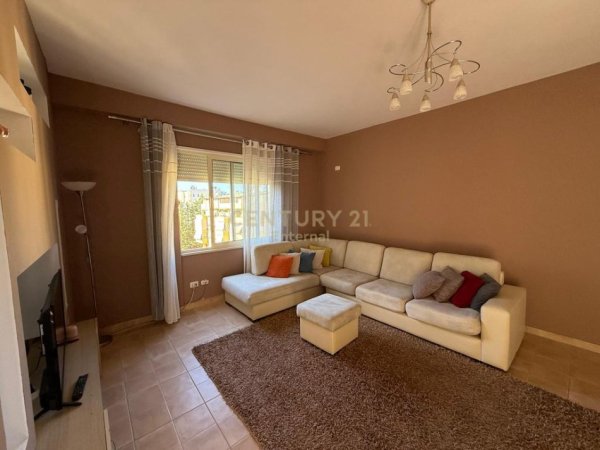 Tirane, jepet me qera apartament 2+1 Kati 2, 104 m² 650 € (Liqeni i Thate)