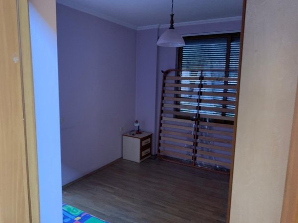 Tirane, jepet me qera apartament 2+1+Aneks+Ballkon Kati 8, 95 m² 750 € (Bulevardi Zogu I)