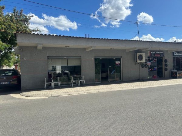 Tirane, jepet me qera lokal Kati 0, 160 m² 1.500 € 