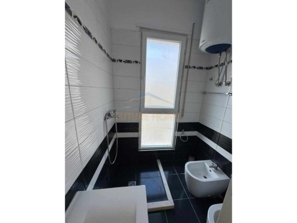 Tirane, shitet apartament 2+1+Ballkon Kati 6, 1.112 m² 285.000 € (ISH PARKU AUTOBUSAVE)