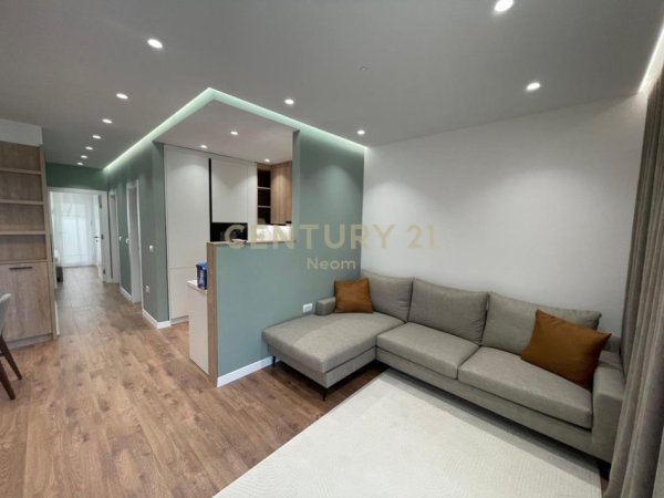 Tirane, jepet me qera apartament 2+1 Kati 1, 77 m² 