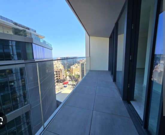 Tirane, shitet apartament 1+1 ,