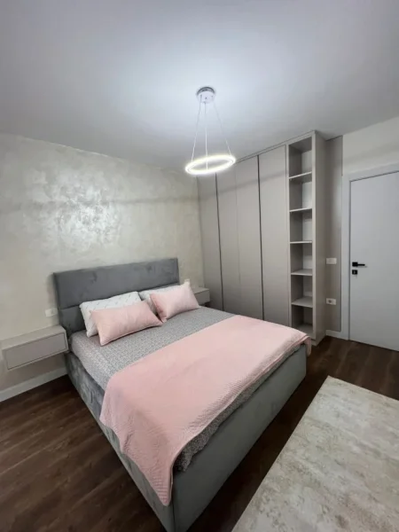 Tirane, shitet 1+1+Ballkon Kati 2, 105.000 € 