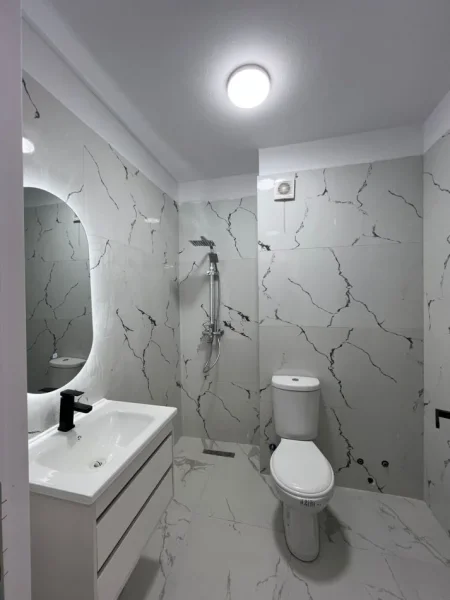 Tirane, shitet 1+1+Ballkon Kati 2, 105.000 € 