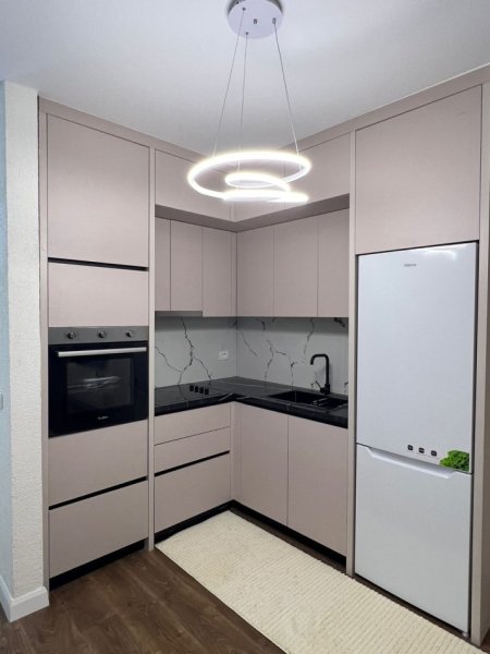 Tirane, shitet 1+1+Ballkon Kati 2, 105.000 € 