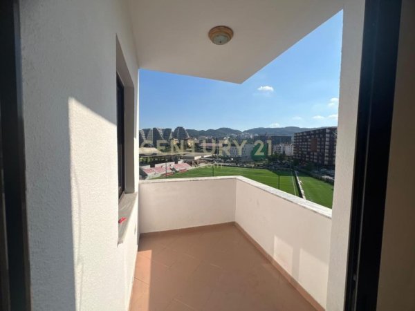 Tirane, jepet me qera apartament 2+1 Kati 6, 102 m² 700 € (Rruga e Kosovareve)