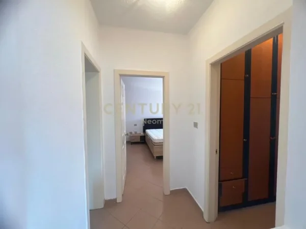Tirane, jepet me qera apartament 2+1 Kati 6, 120 m² 700 € (Rruga Kosovareve)