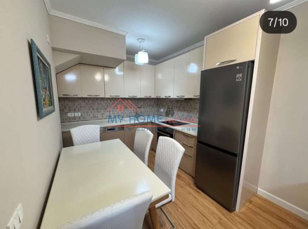 Tirane, jepet me qera apartament 2+1+Ballkon , 700 € 