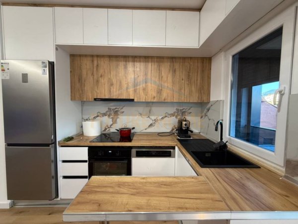 Tirane, jepet me qera apartament 2+1+Post Parkimi+Ballkon Kati 2, 97 m² 1.000 € (Shkolla e Kuqe)