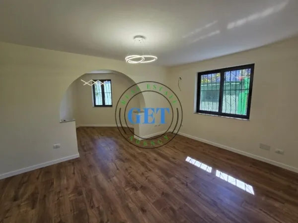 Durres, shitet apartament 2+1 Kati 1, 95 m² 88.000 € (Tek Parku Vala)