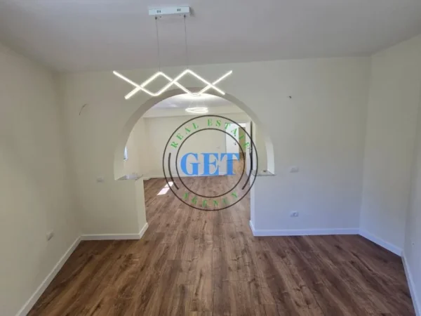 Durres, shitet apartament 2+1 Kati 1, 95 m² 88.000 € (Tek Parku Vala)