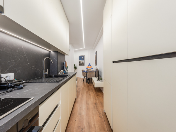 Tirane, jepet me qera apartament 1+1+Ballkon Kati 4, 55 m² 700 € (RRUGA ISLAM ALLA, MYSLYM SHYRI)